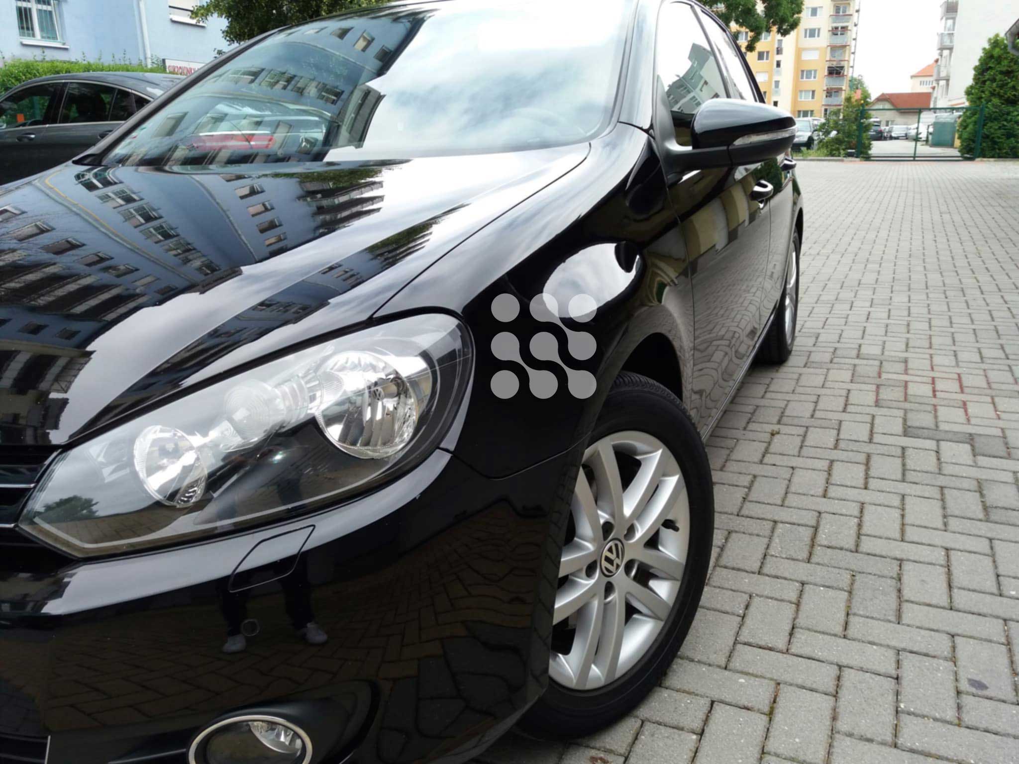 Čistenie a UV ochrana plastových povrchov interiéru VW Golf VI | mobilné čistenie interiéru auta